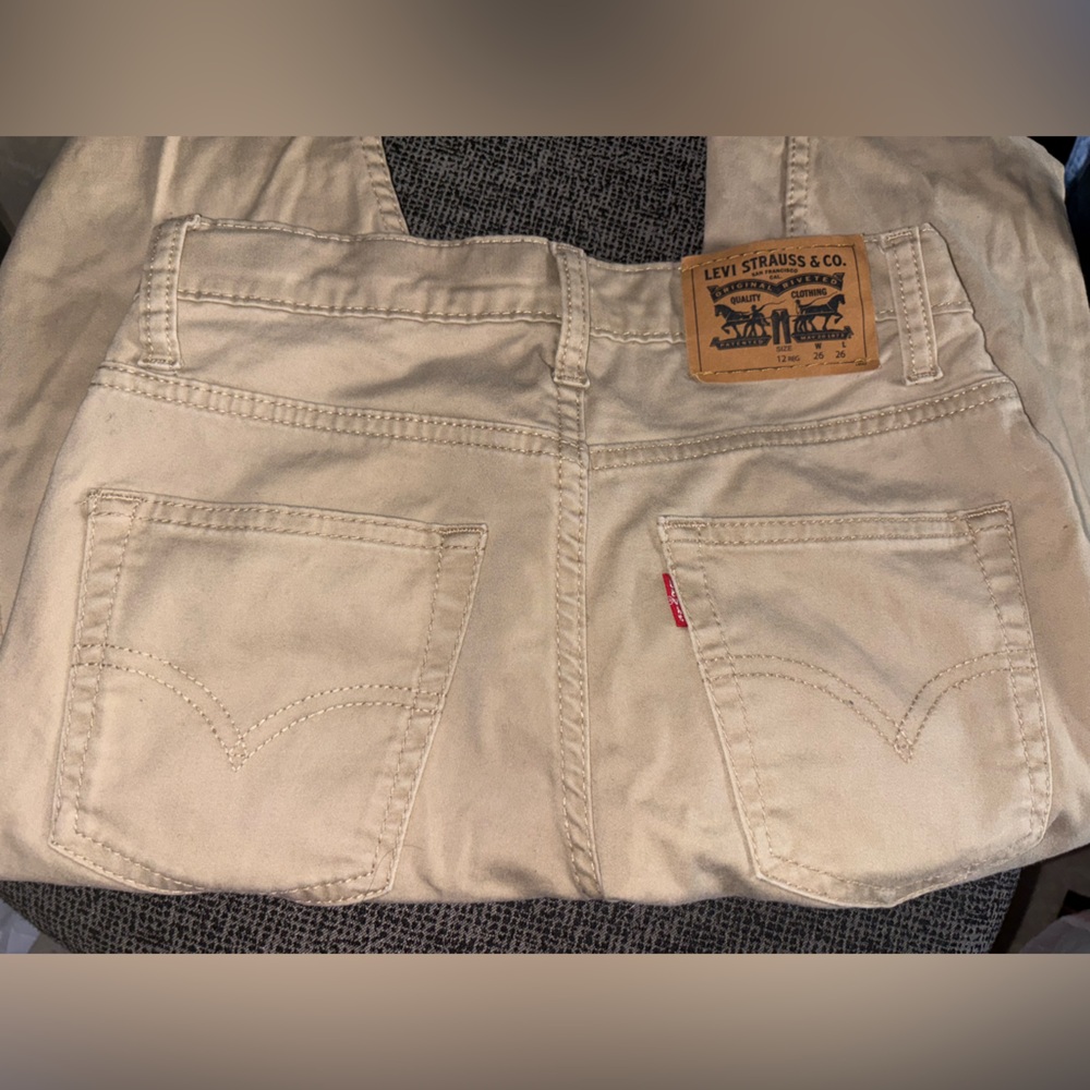 Gently Used: Men’s 12 regular 511 Slim Fit Levi’s Jeans (12 Regular)